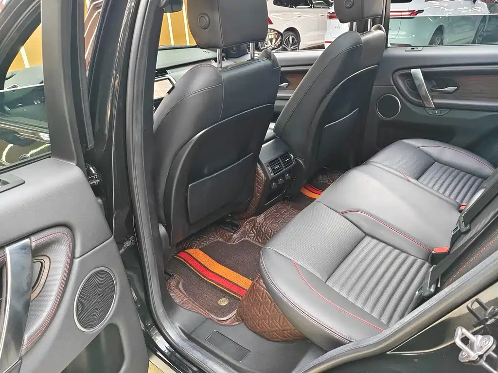 Land Rover Discovery Sport 2023 — фото 11