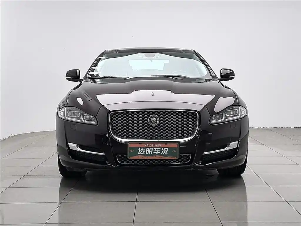 Jaguar XJ 2017 — фото 3
