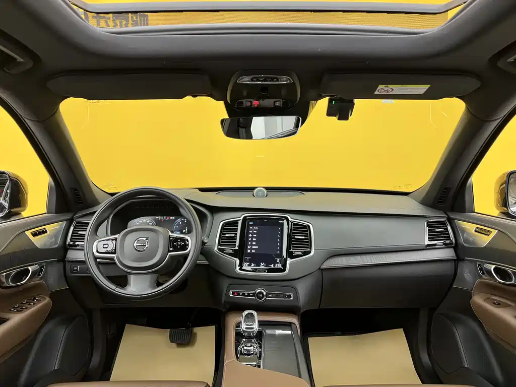 Volvo XC90 2022 — фото 15