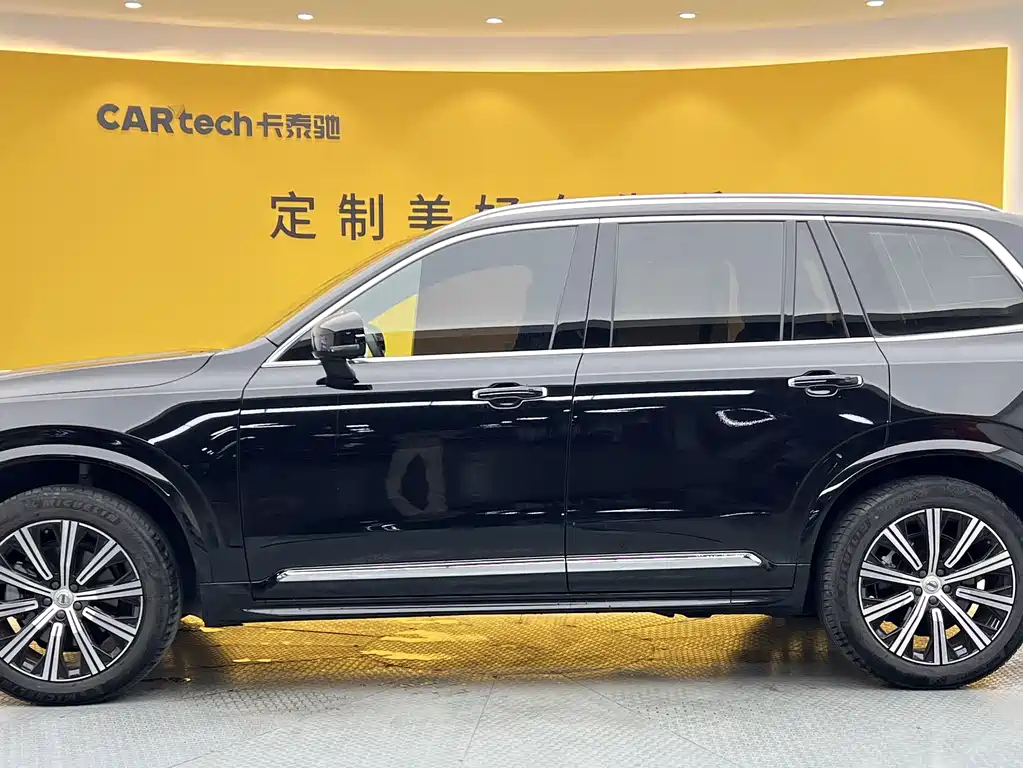 Volvo XC90 2022 — фото 31