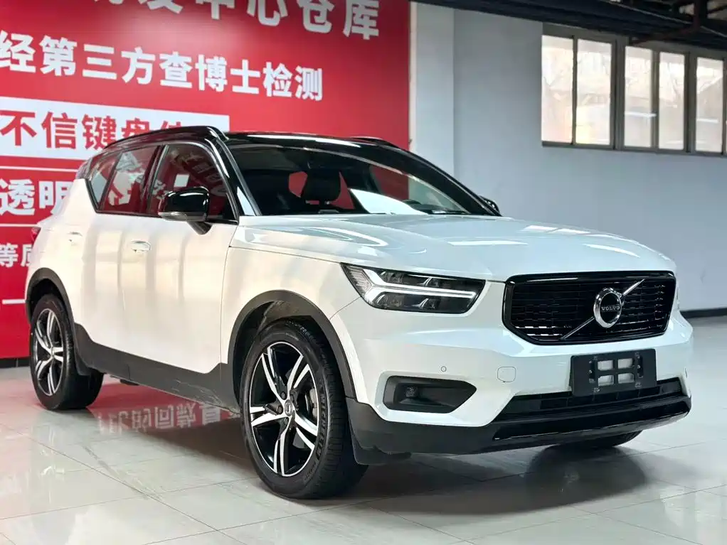 Volvo XC40 2021 — фото 3