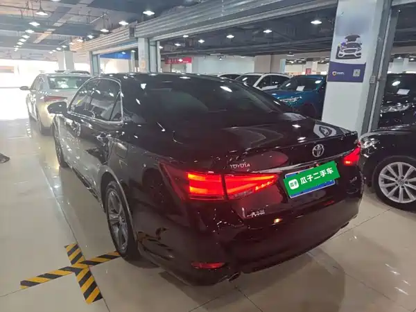 Toyota Crown 2018