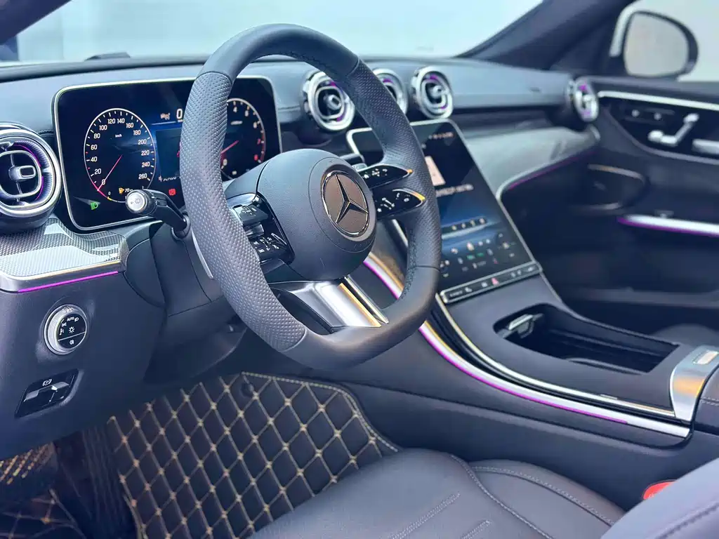 Mercedes-Benz C-Class 2025 — фото 4