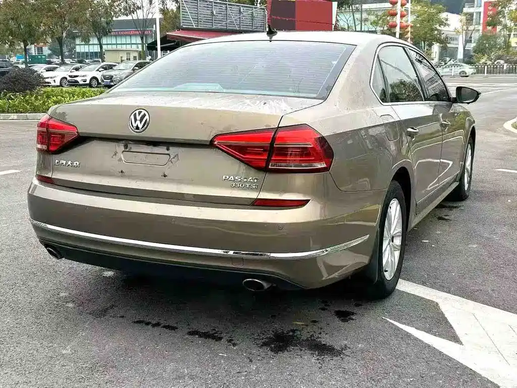 Volkswagen Passat 2017 — фото 7