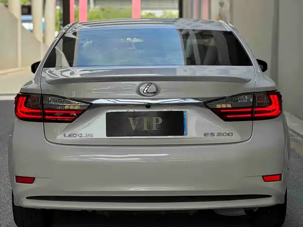 Lexus ES 2017