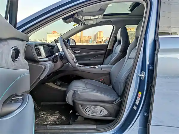 BYD Sealion 07 DM-i 2025
