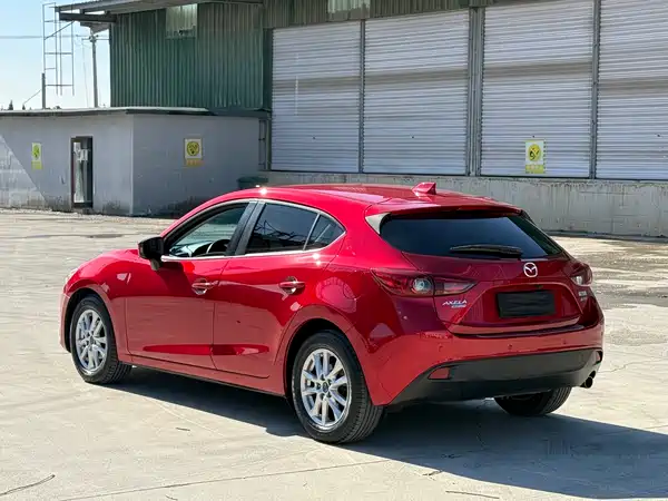 Mazda 3 Axela 2016
