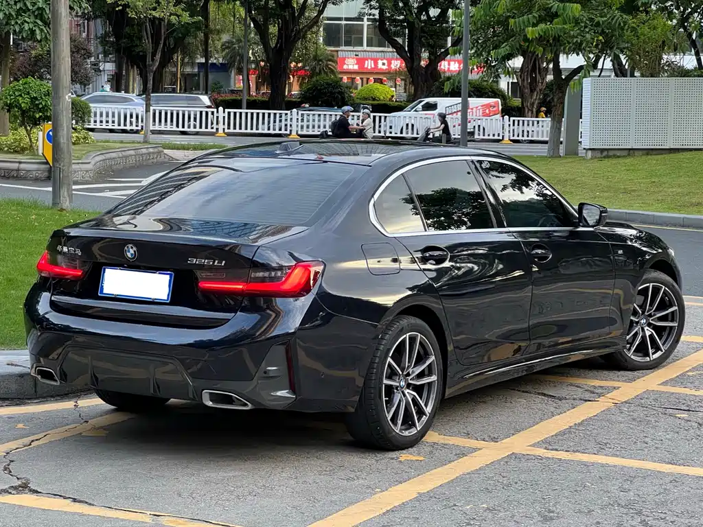 BMW 3 Series 2023 — фото 12