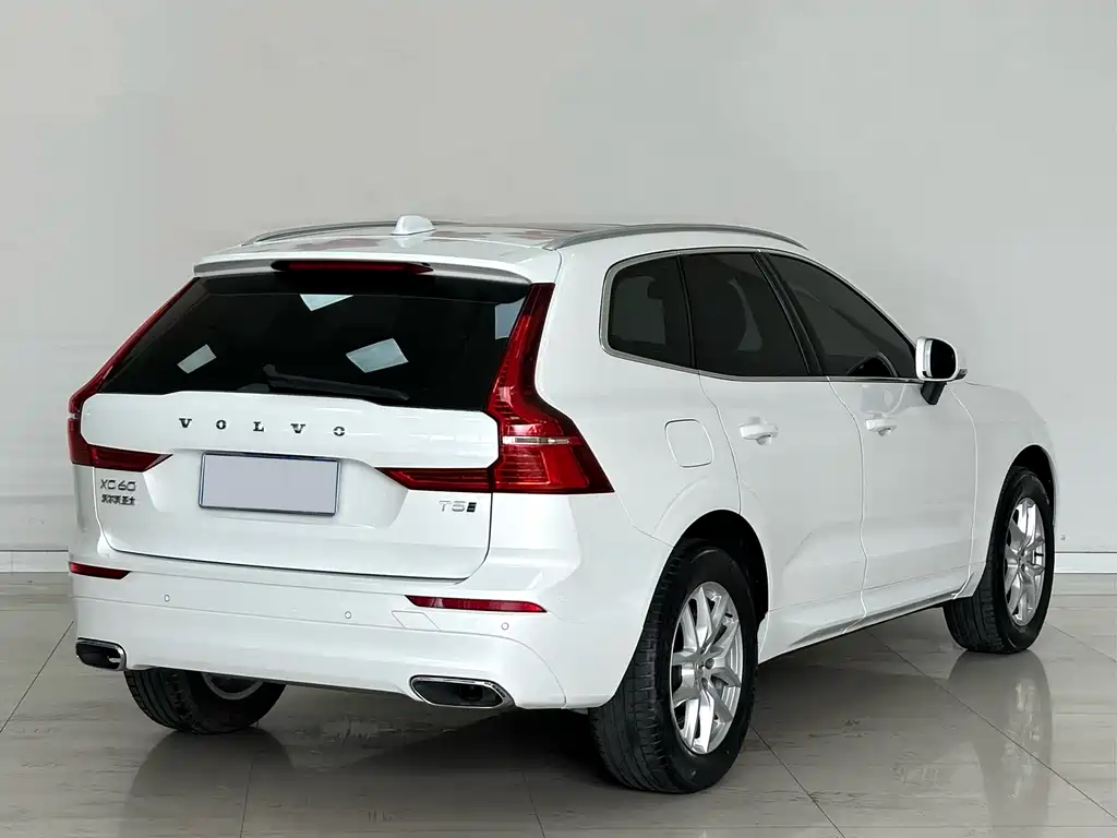 Volvo XC60 2019 — фото 7