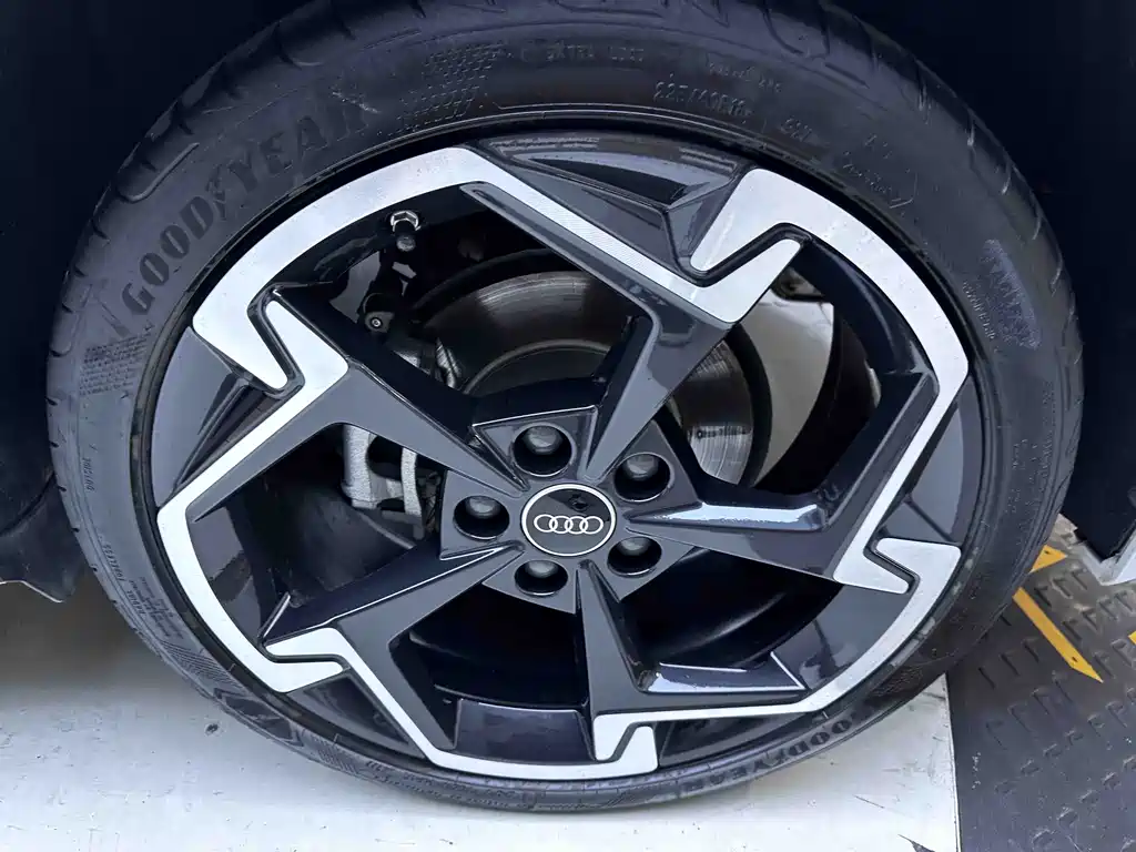Audi A3 2023 — фото 19