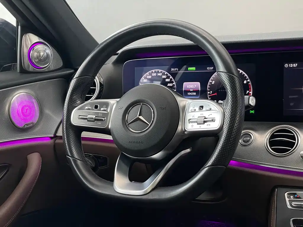 Mercedes-Benz E-Class 2020 — фото 13