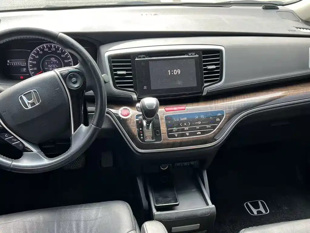 Honda Odyssey 2018 — фото 11