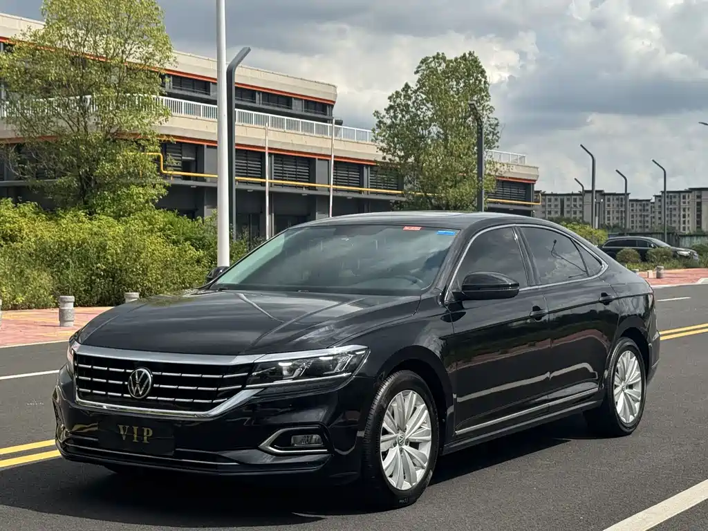 Volkswagen Passat 2020 — фото 1