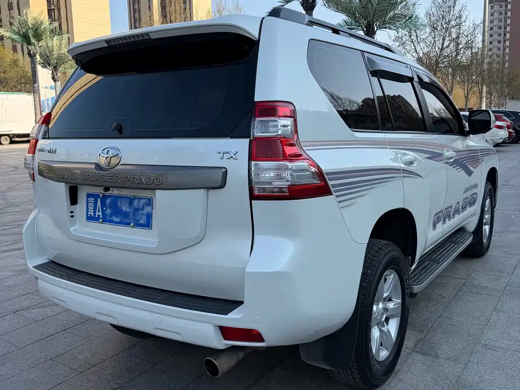 Toyota Prado 2016 — фото 6