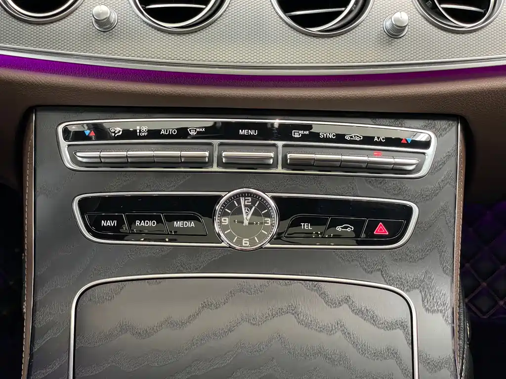 Mercedes-Benz E-Class 2020 — фото 16