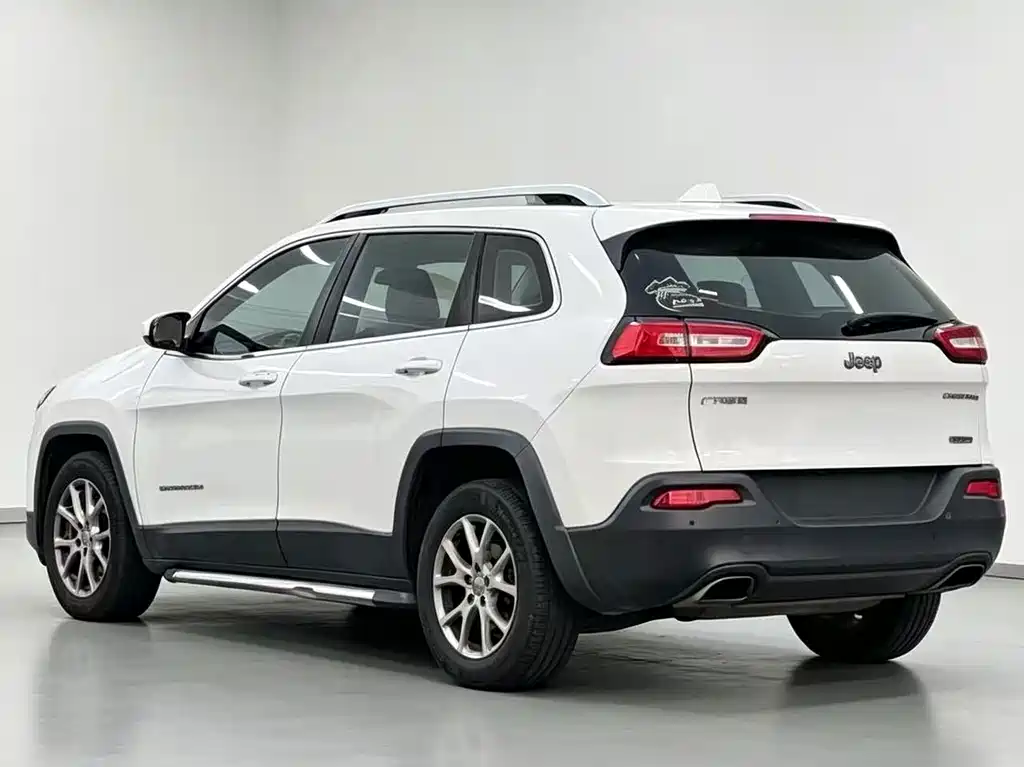 Jeep Cherokee 2016 — фото 4