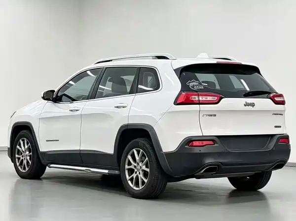 Jeep Cherokee 2016
