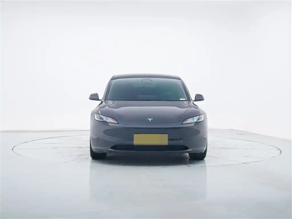 Tesla Model 3 2025 — фото 2