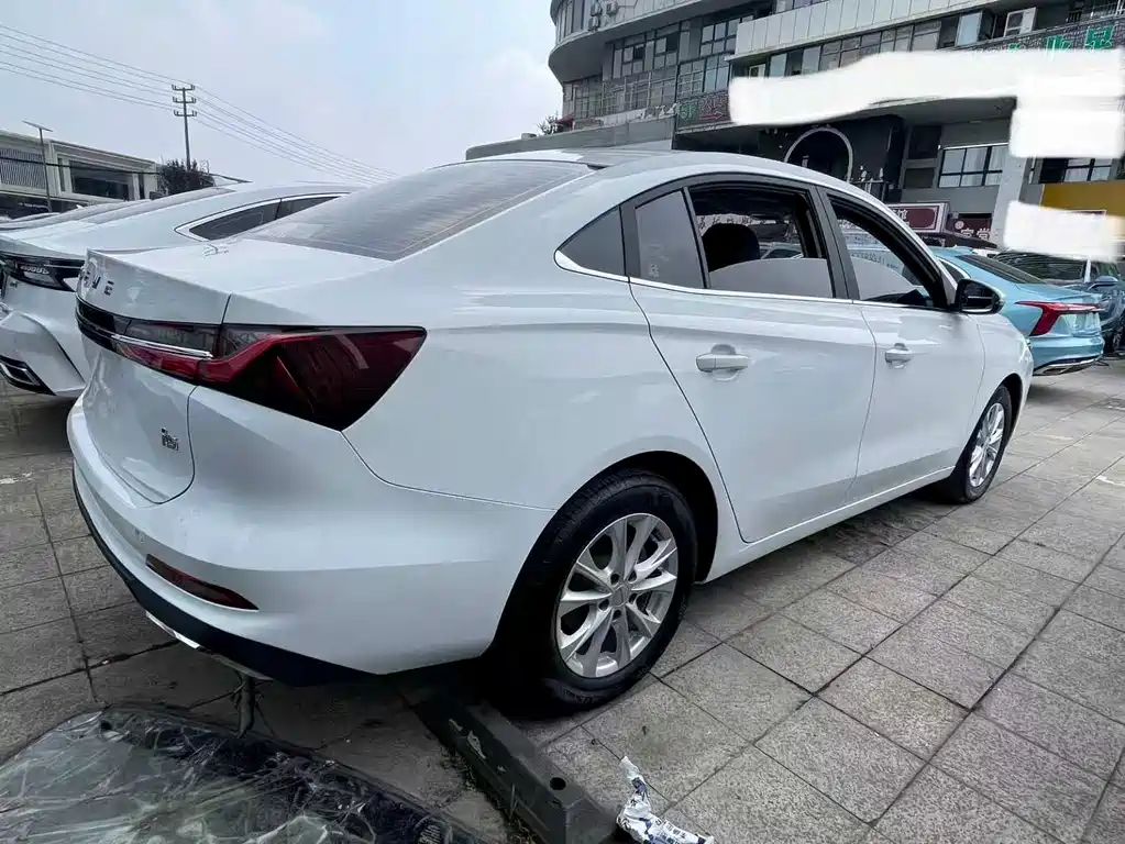 Roewe i5 2023 — фото 11