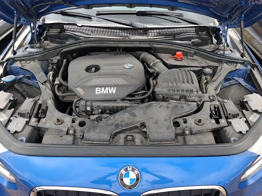 BMW 1 Series 2019 — фото 10