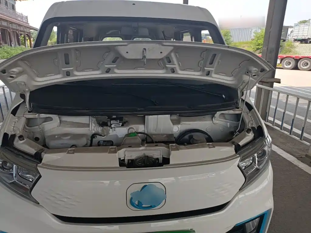 Changan Crossstar V5 EV 2025 — фото 16