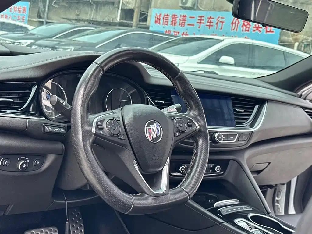 Buick Regal 2020 — фото 17
