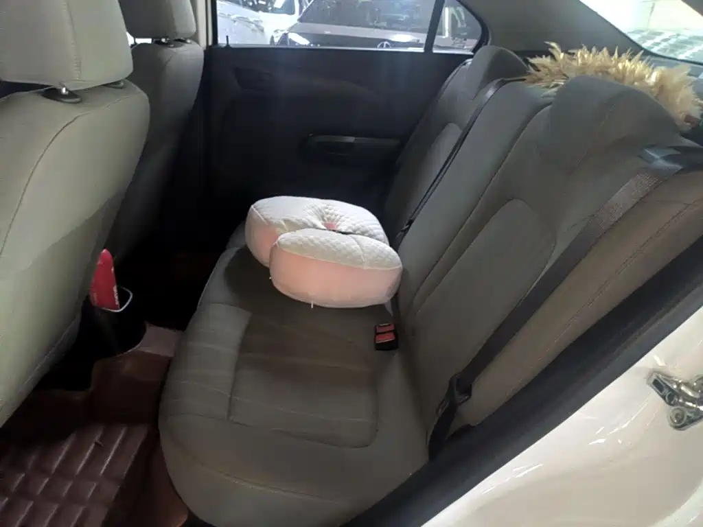 Chevrolet Aveo 2015 — фото 17