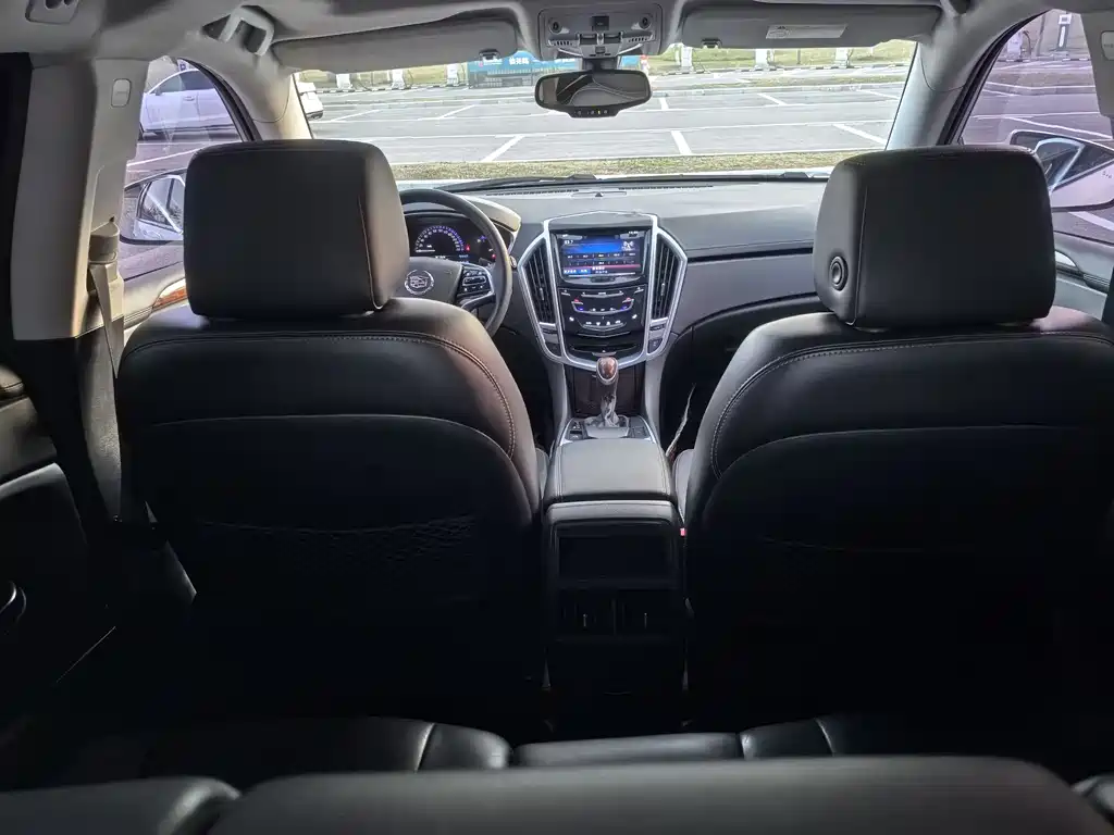 Cadillac SRX 2016 — фото 15