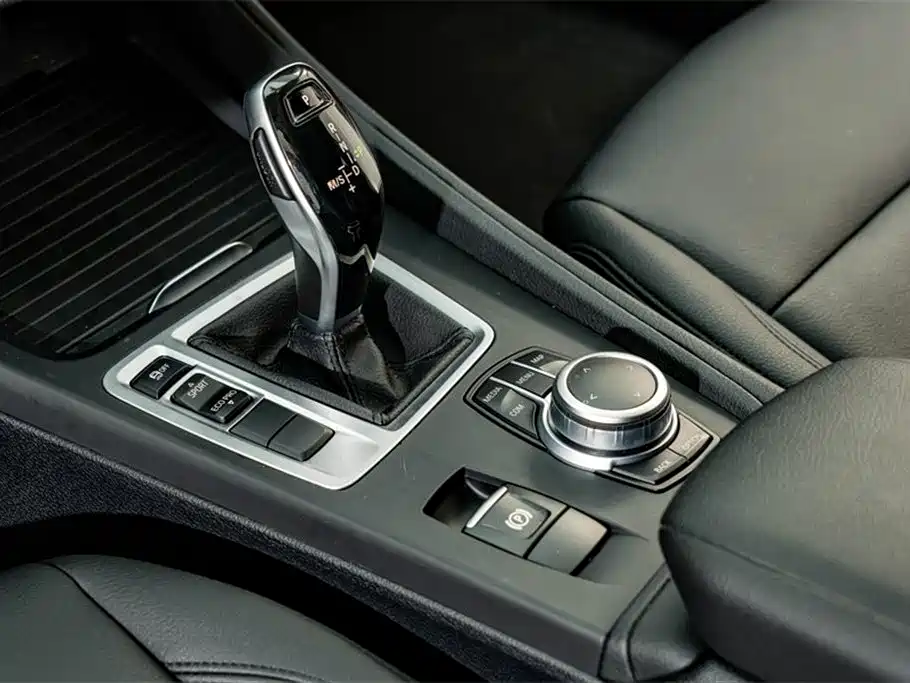 BMW 1 Series 2022 — фото 11