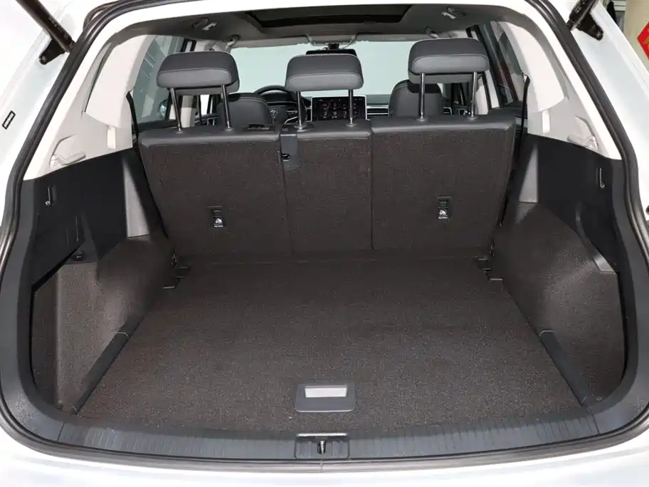Volkswagen Tiguan L 2022 — фото 17