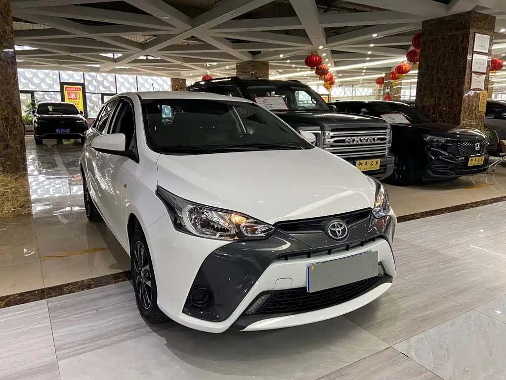 Toyota Yaris L 2023