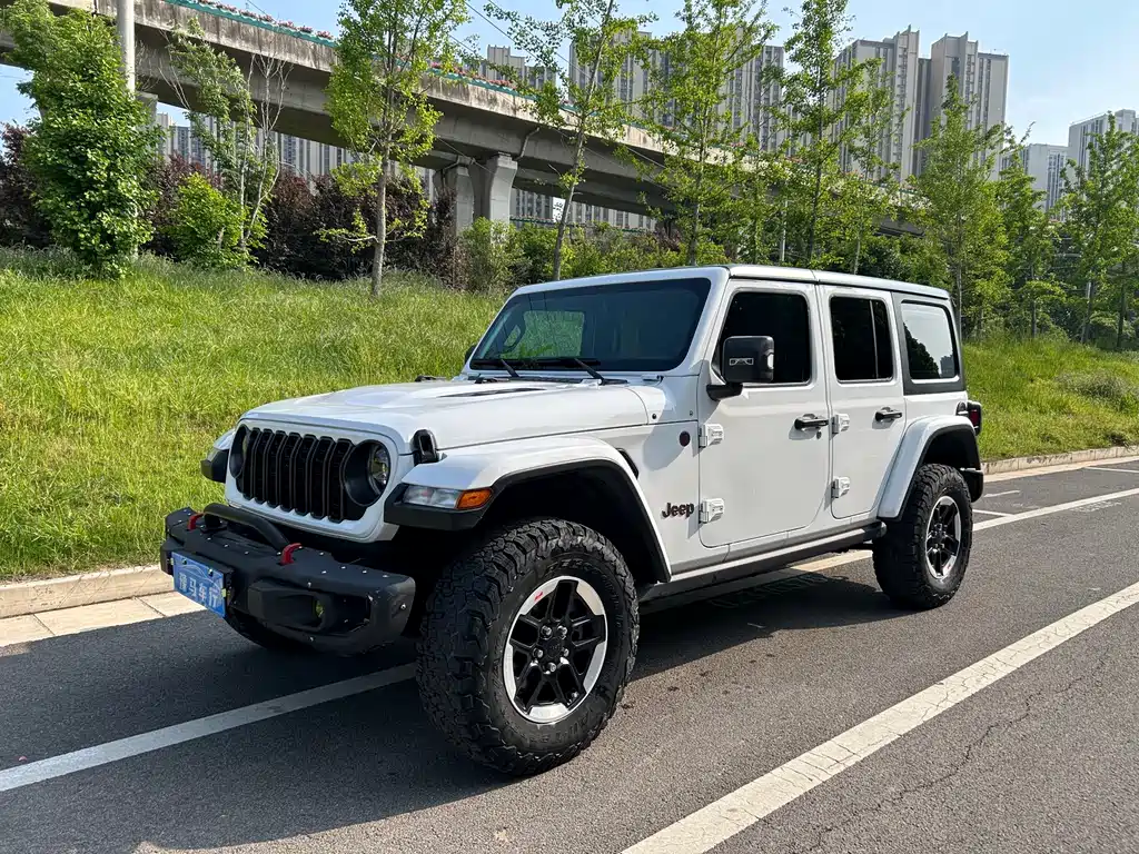 Jeep Wrangler 2023 — фото 1