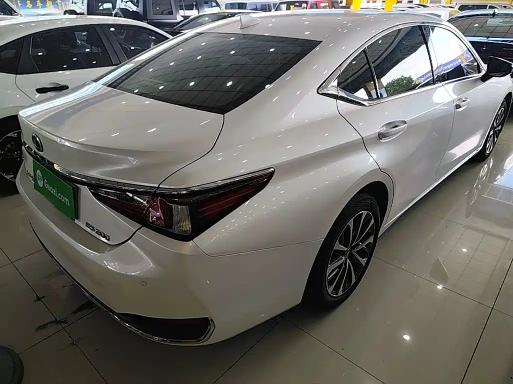 Lexus ES 2024 — фото 7