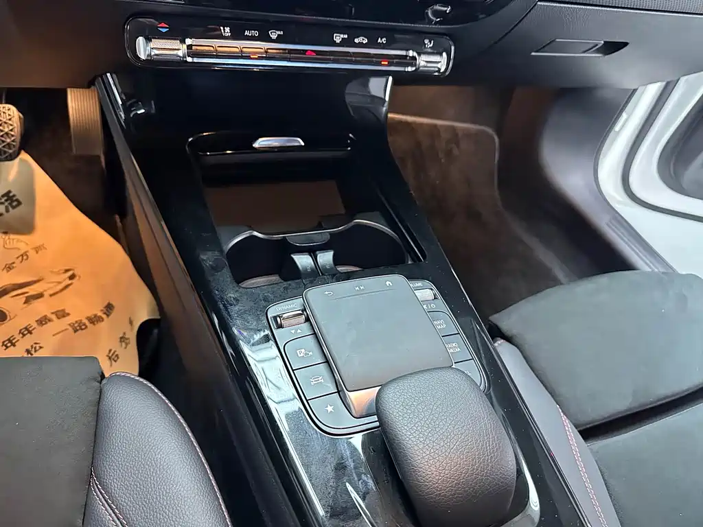 Mercedes-Benz A-Class 2023 — фото 8