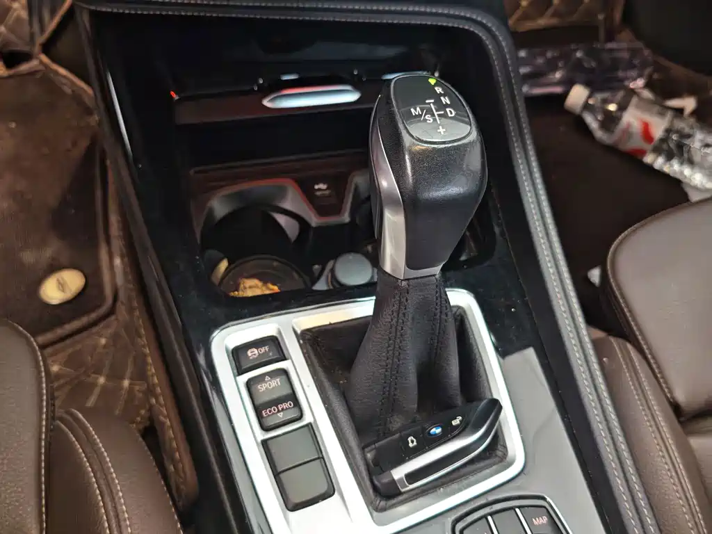 BMW 1 Series 2019 — фото 14
