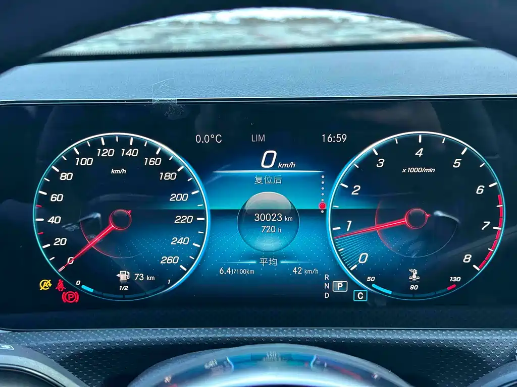 Mercedes-Benz A-Class 2022 — фото 13