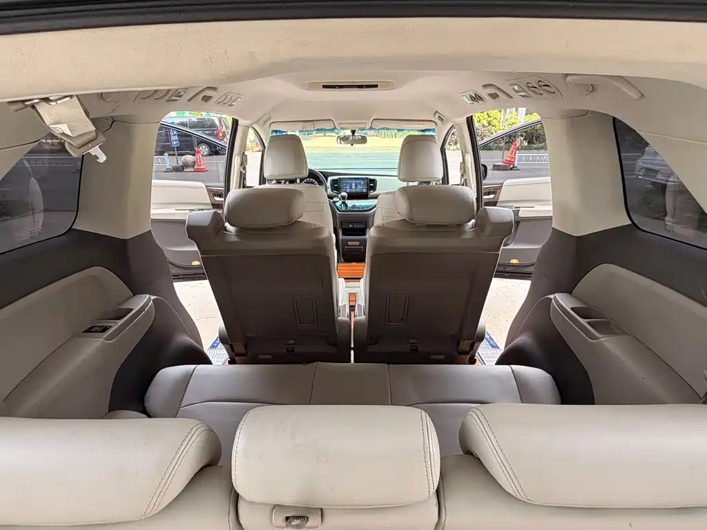 Honda Odyssey 2015 — фото 16