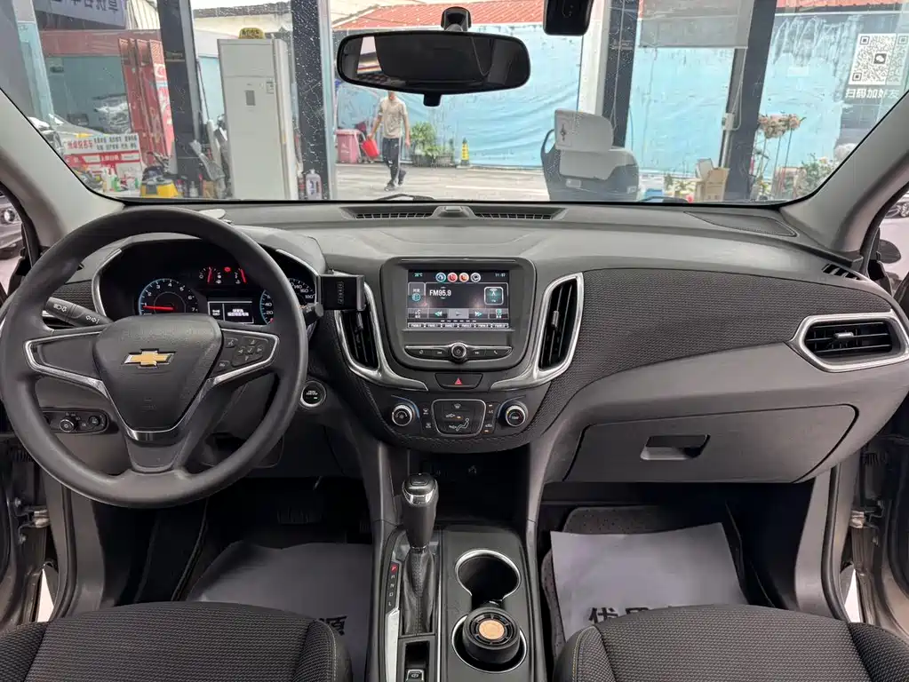 Chevrolet Equinox 2017 — фото 14