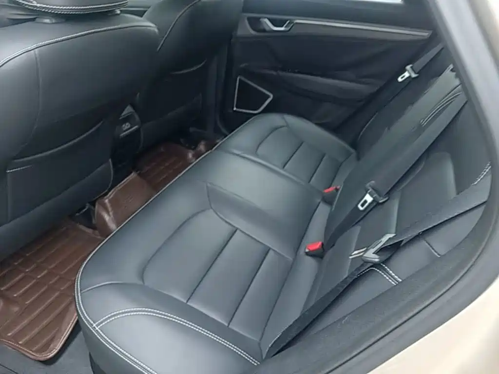 Geely Emgrand GS 2018 — фото 17