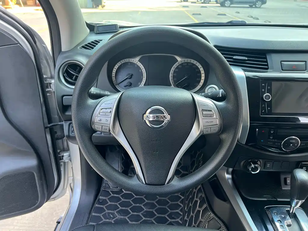 Nissan Terra 2019 — фото 11