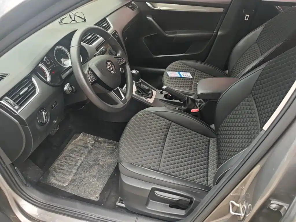 Skoda Octavia 2019 — фото 15