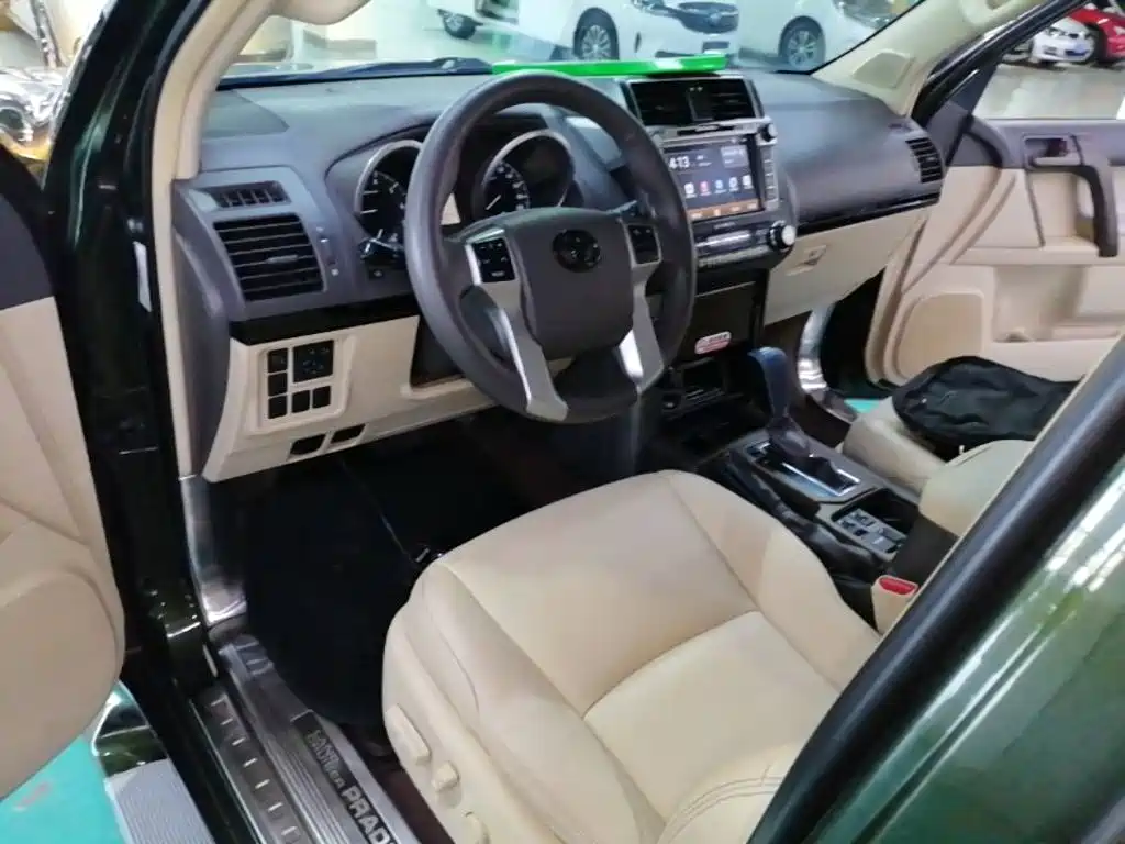 Toyota Prado 2015 — фото 10