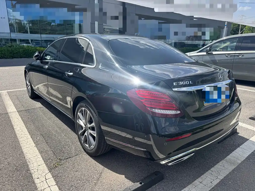 Mercedes-Benz E-Class 2019 — фото 9