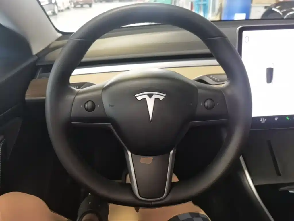 Tesla Model 3 2019 — фото 11