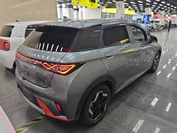 BYD Dolphin 2023