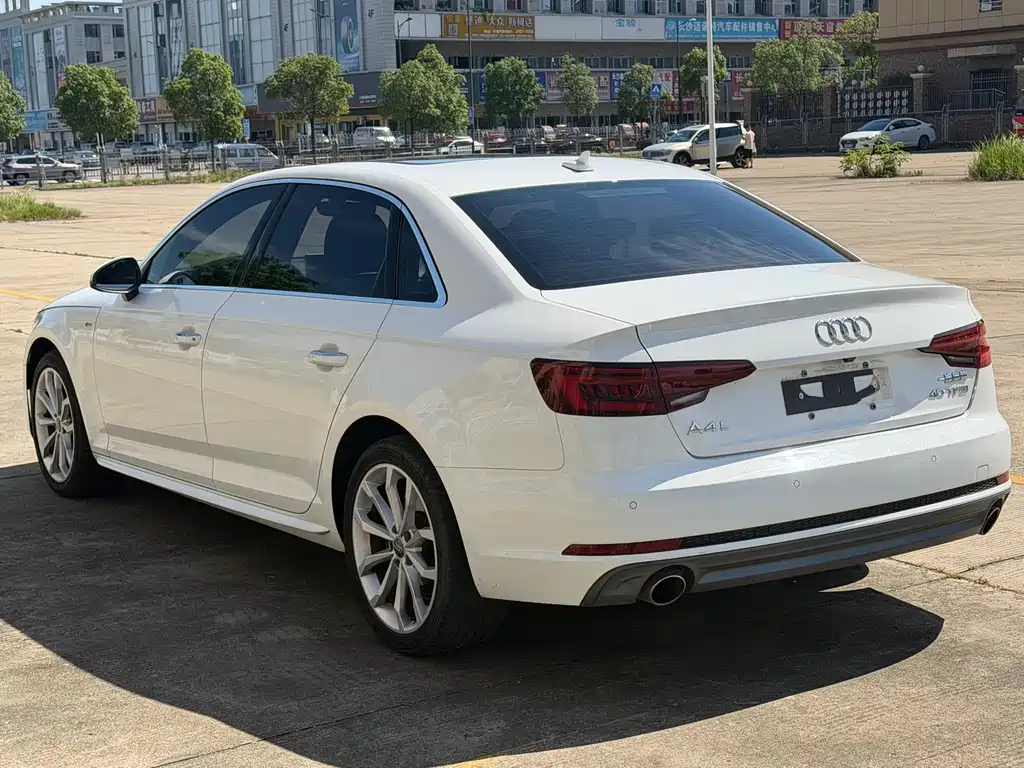 Audi A4L 2019 — фото 4
