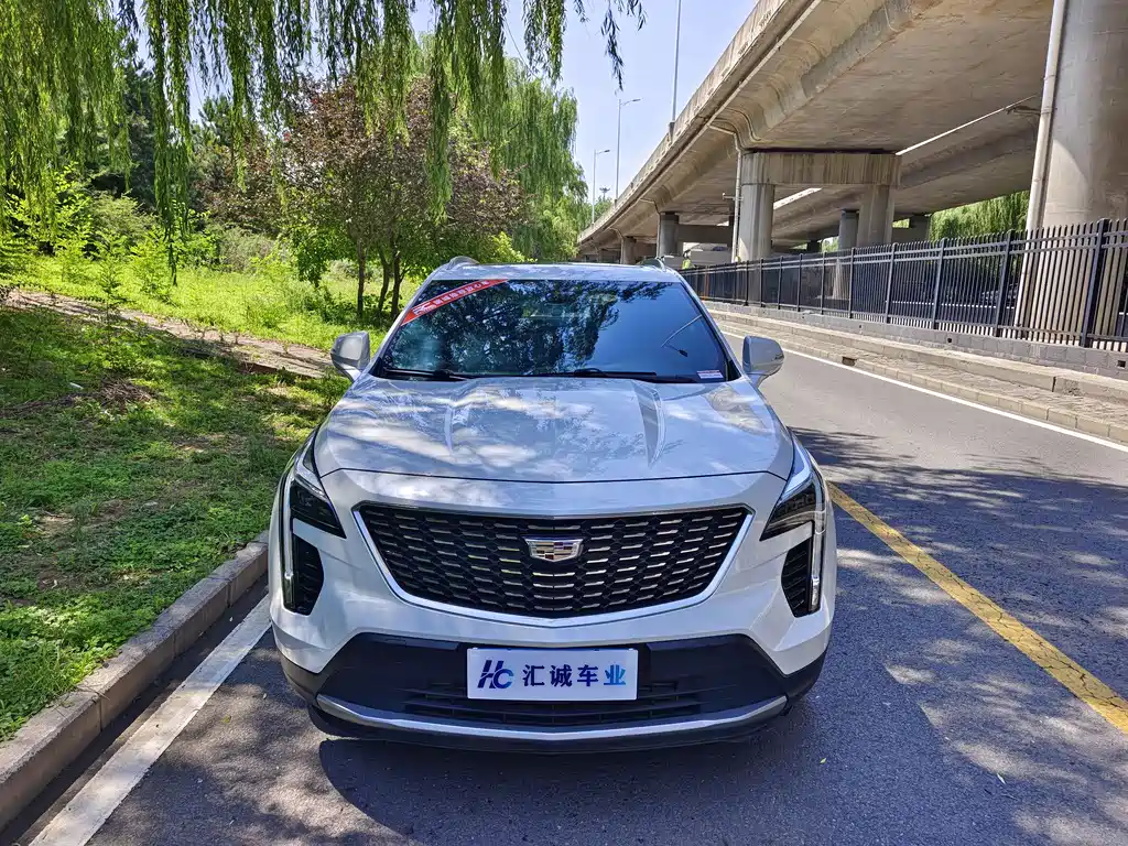 Cadillac XT4 2021 — фото 2