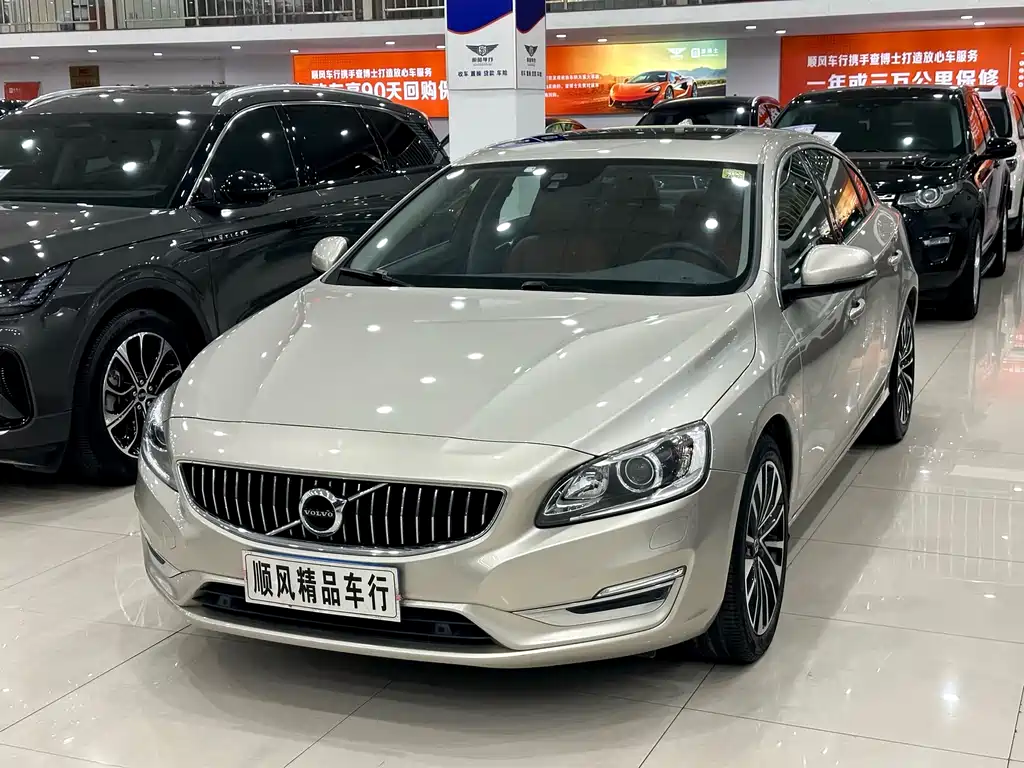 Volvo S60 2018 — фото 28