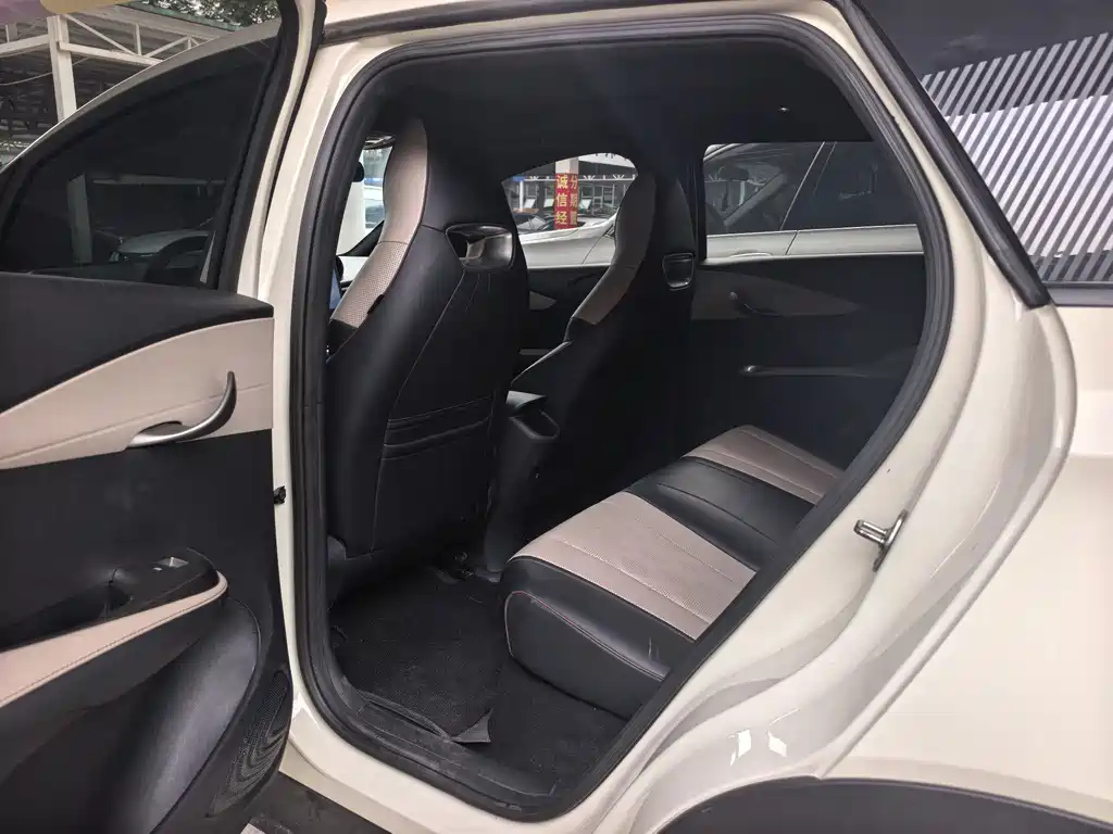 BYD Dolphin 2023 — фото 11