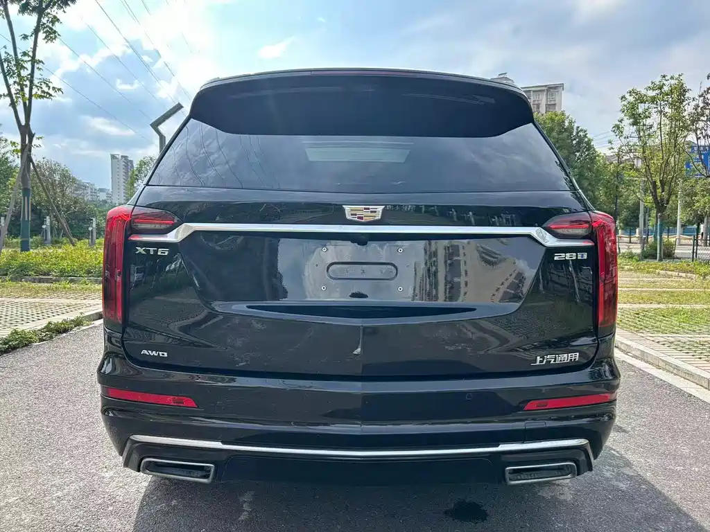 Cadillac XT6 2022 — фото 8